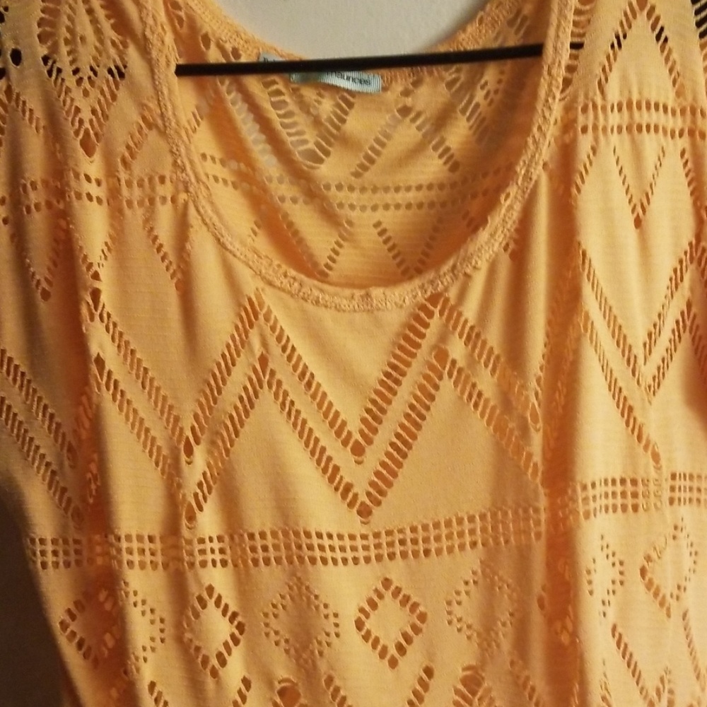 Laser Cut Top - Picture 3 of 3